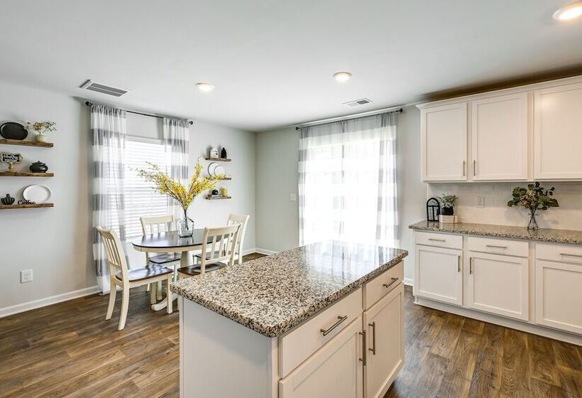 Charming New Bern Retreat Near Historic Downtown!