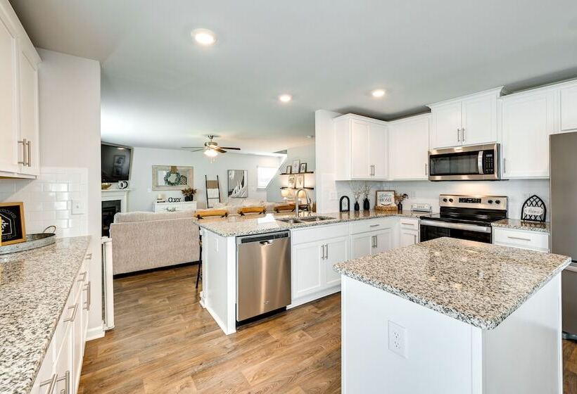 Charming New Bern Retreat Near Historic Downtown!