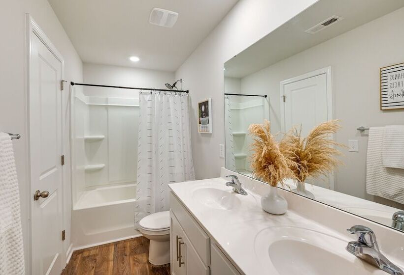 Charming New Bern Retreat Near Historic Downtown!