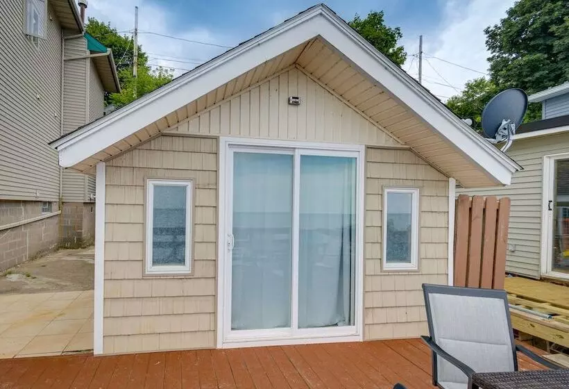 Cozy Irondequoit Home On Lake Ontario!