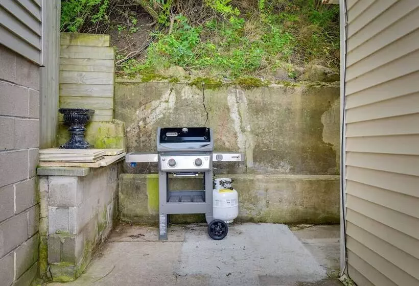 Cozy Irondequoit Home On Lake Ontario!