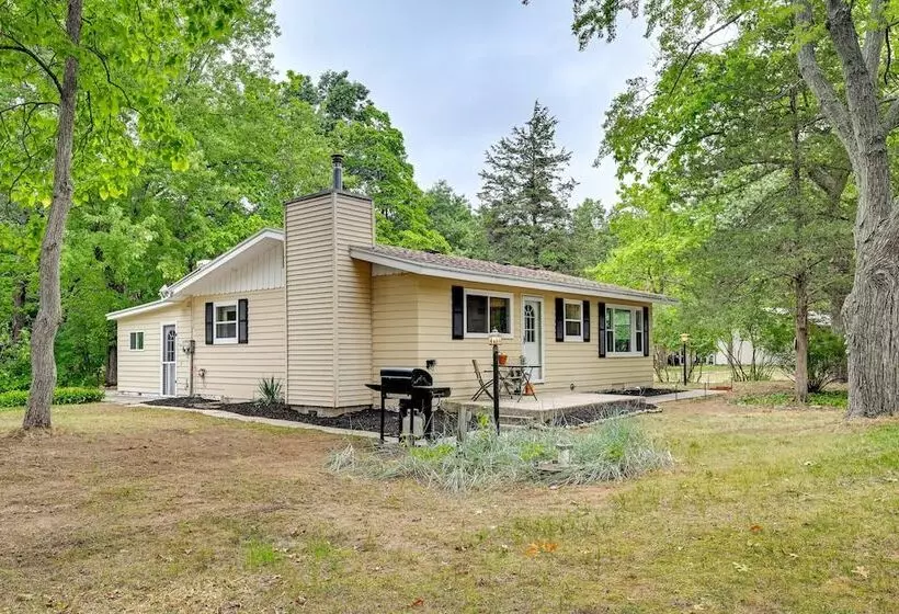 Cozy Montello Hideaway Near Puckaway Lake Access!