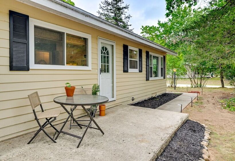 Cozy Montello Hideaway Near Puckaway Lake Access!