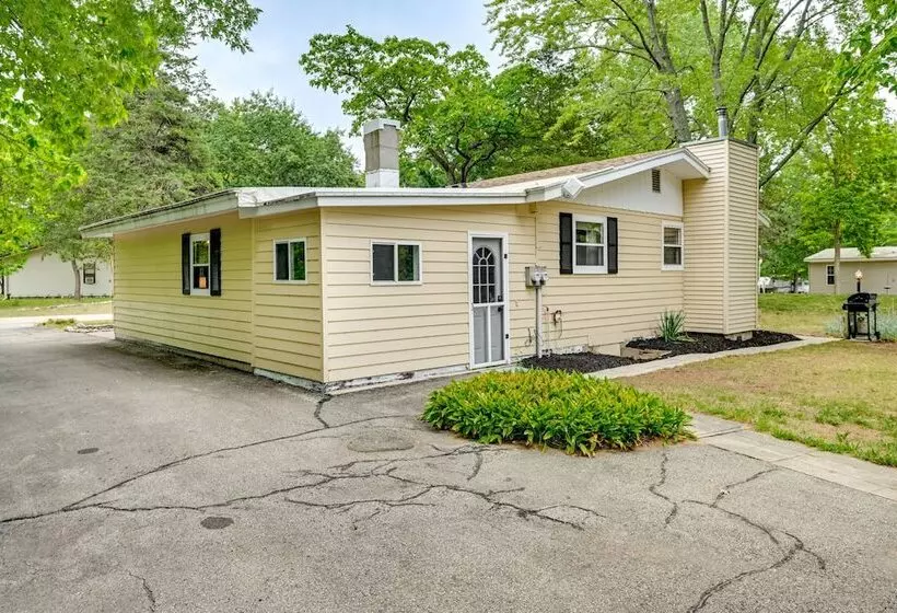 Cozy Montello Hideaway Near Puckaway Lake Access!