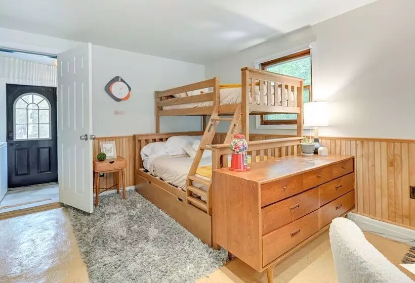 Cozy Montello Hideaway Near Puckaway Lake Access!