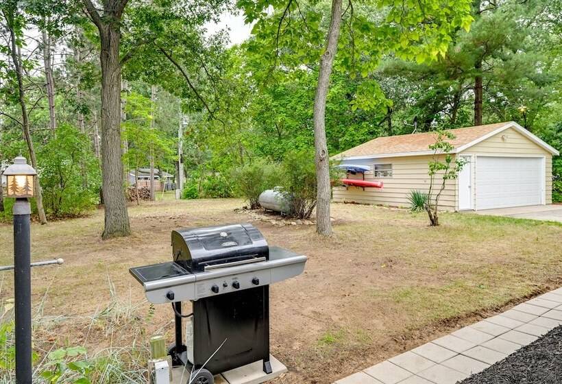 Cozy Montello Hideaway Near Puckaway Lake Access!