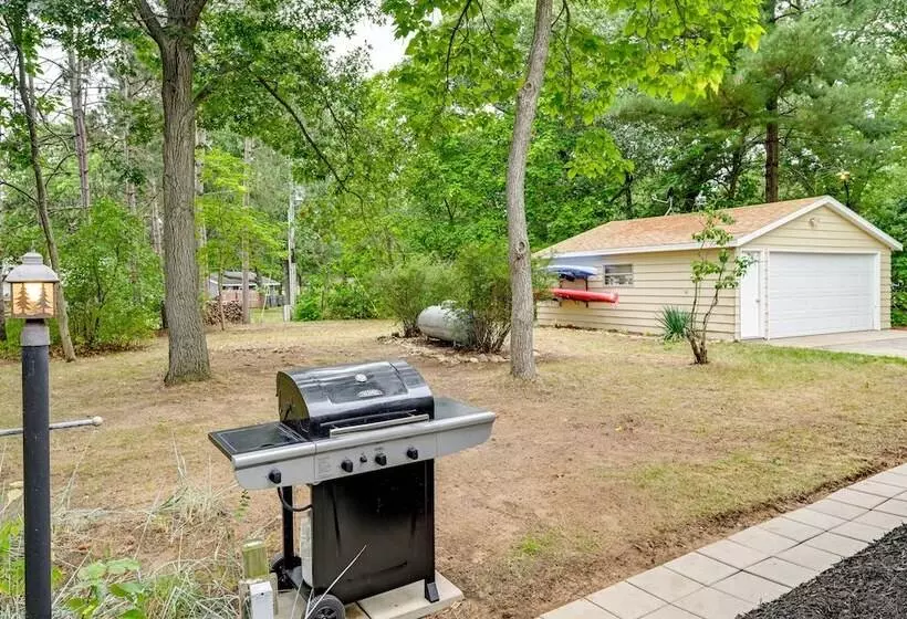 Cozy Montello Hideaway Near Puckaway Lake Access!