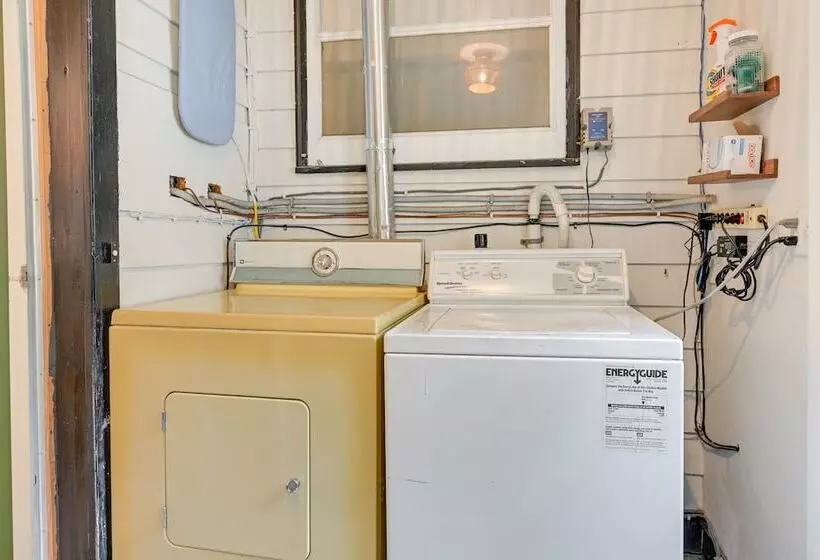 Cozy Montello Hideaway Near Puckaway Lake Access!