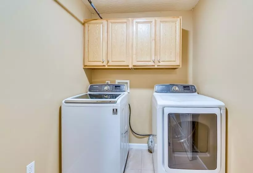 Crestview Vacation Rental: Day Trip To Destin!