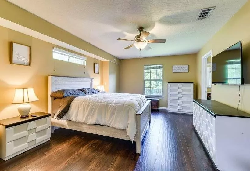 Crestview Vacation Rental: Day Trip To Destin!