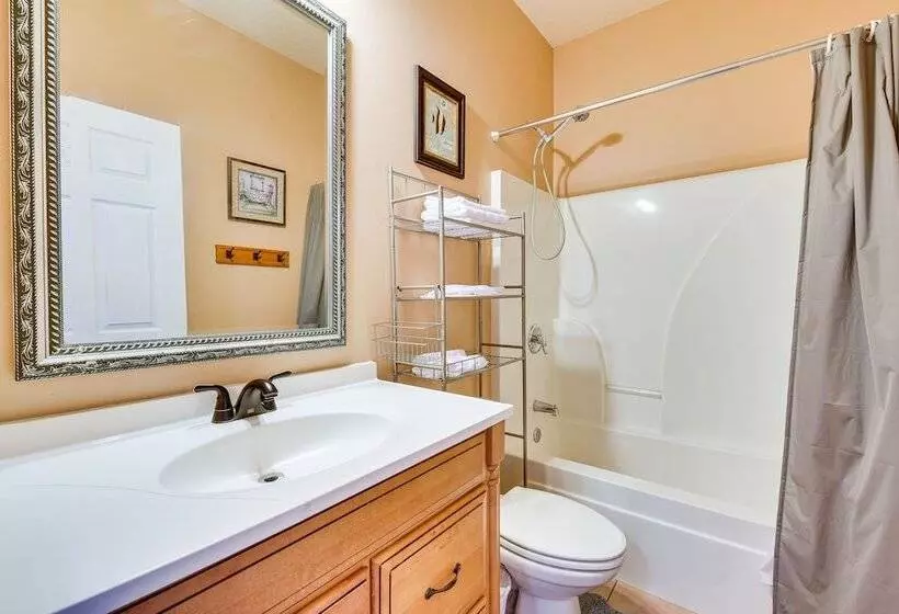 Crestview Vacation Rental: Day Trip To Destin!