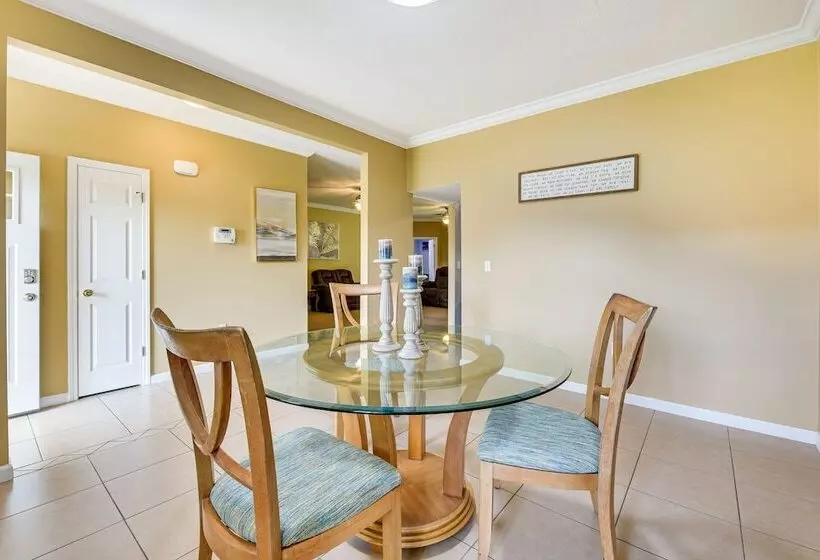 Crestview Vacation Rental: Day Trip To Destin!