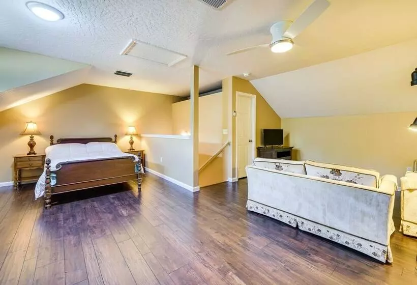 Crestview Vacation Rental: Day Trip To Destin!