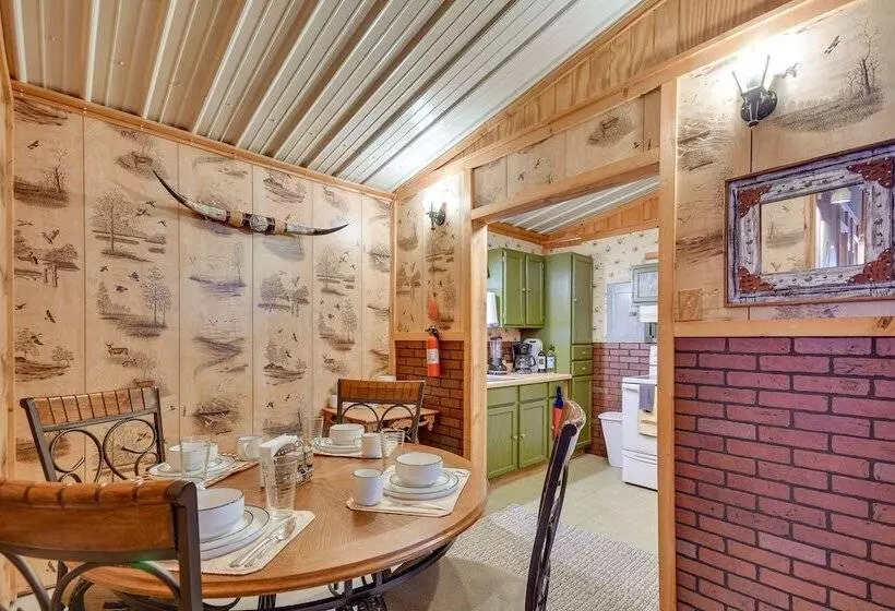 Stargaze, Hike & Kayak: Cabin Near Copper Breaks!