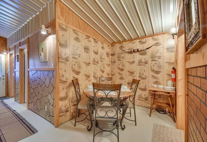 Stargaze, Hike & Kayak: Cabin Near Copper Breaks!