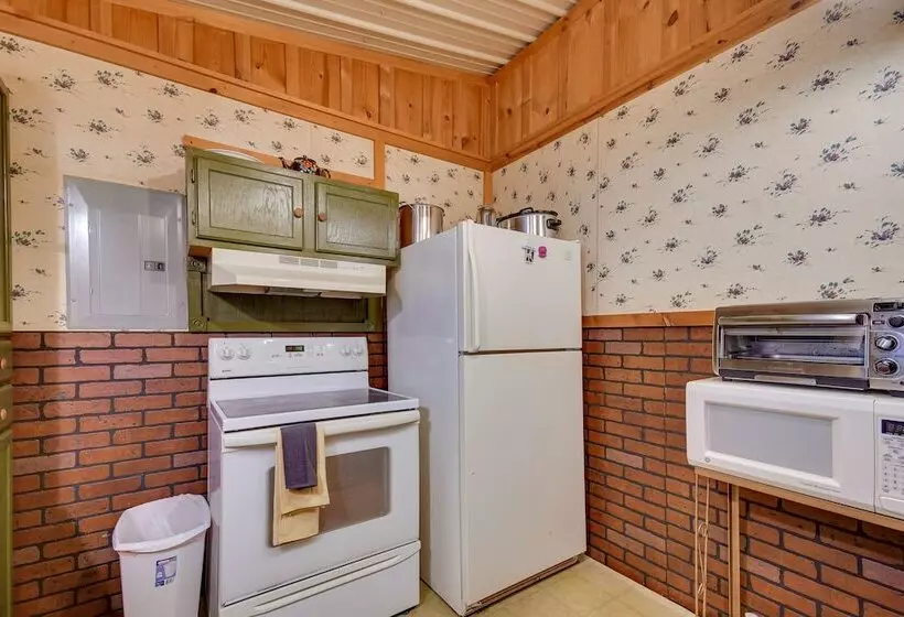 Stargaze, Hike & Kayak: Cabin Near Copper Breaks!