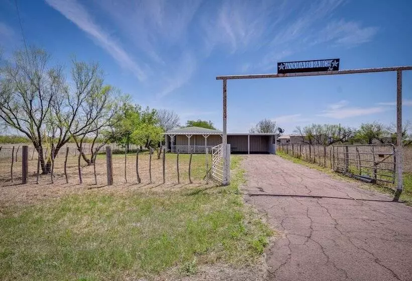 Stargaze, Hike & Kayak: Cabin Near Copper Breaks!