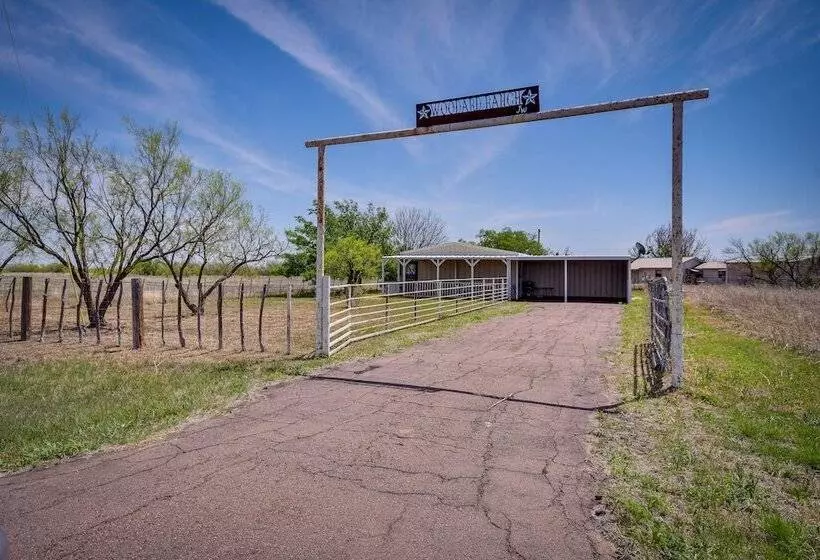 Stargaze, Hike & Kayak: Cabin Near Copper Breaks!