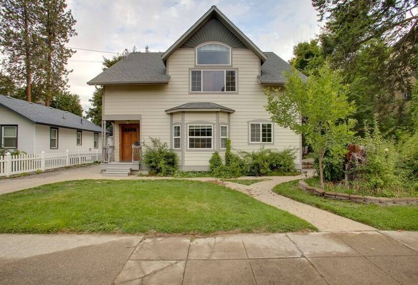 Downtown Coeur Dalene Home Rental: Walk To Beach!