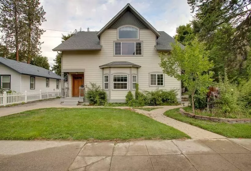 Downtown Coeur Dalene Home Rental: Walk To Beach!