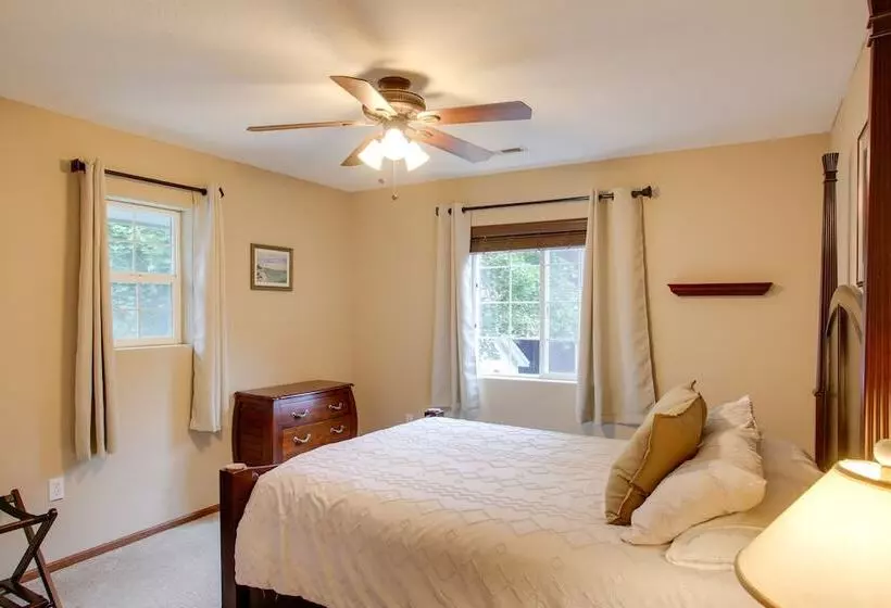 Downtown Coeur Dalene Home Rental: Walk To Beach!