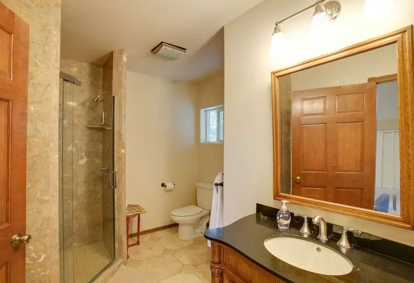 Downtown Coeur Dalene Home Rental: Walk To Beach!