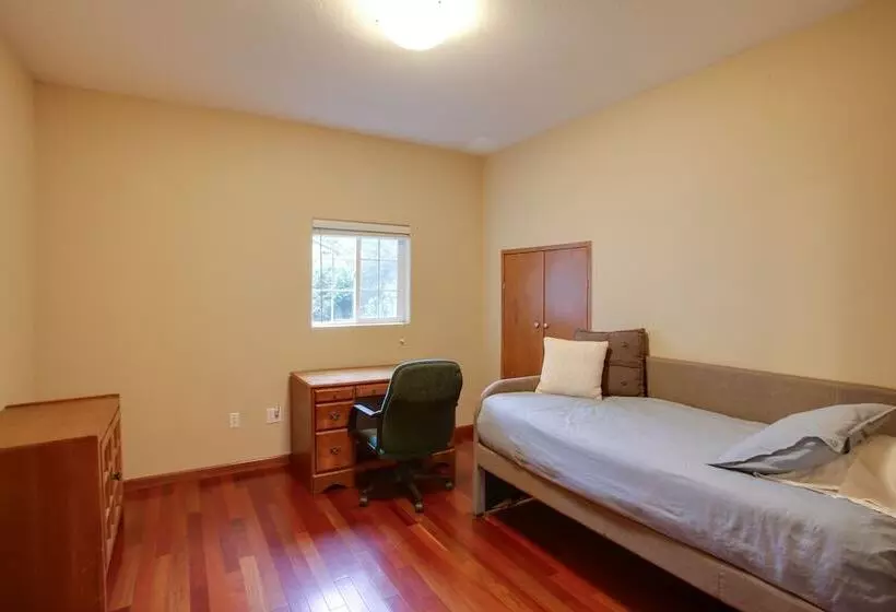 Downtown Coeur Dalene Home Rental: Walk To Beach!