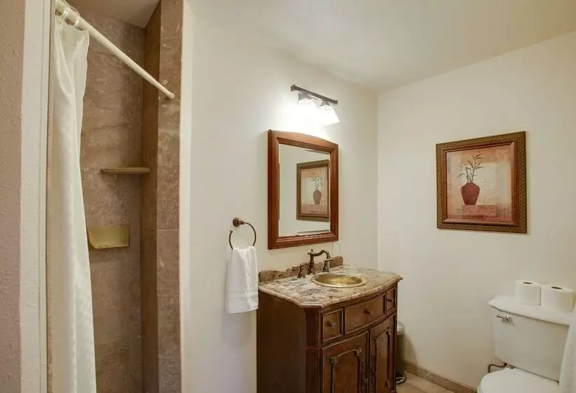 Downtown Coeur Dalene Home Rental: Walk To Beach!