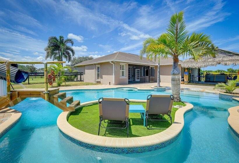 Fort Pierce Escape: Beach Entry Pool, Waterslide!