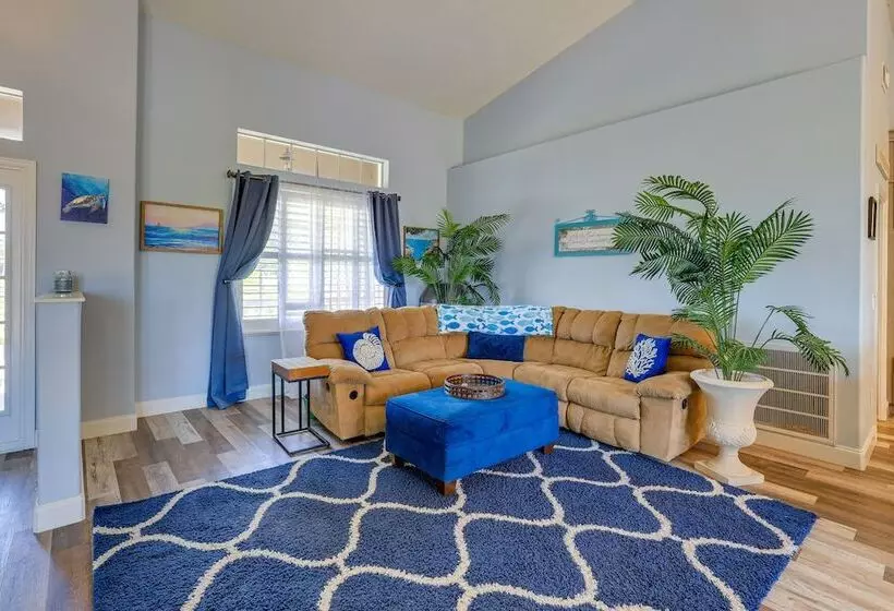 Fort Pierce Escape: Beach Entry Pool, Waterslide!