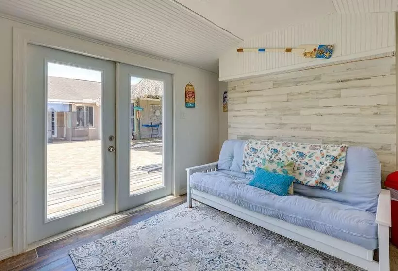 Fort Pierce Escape: Beach Entry Pool, Waterslide!