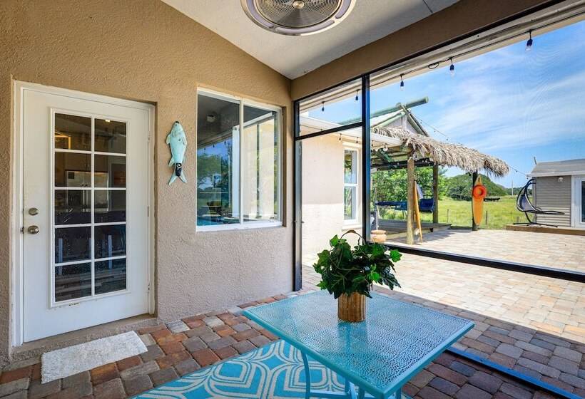 Fort Pierce Escape: Beach Entry Pool, Waterslide!