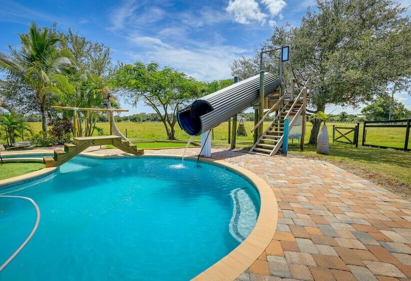 Fort Pierce Escape: Beach Entry Pool, Waterslide!