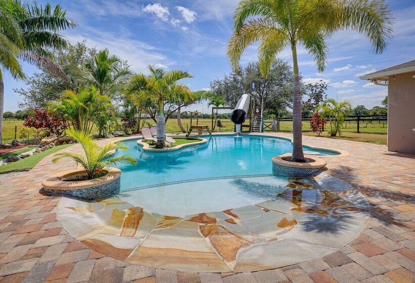 Fort Pierce Escape: Beach Entry Pool, Waterslide!