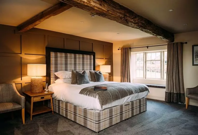 簡易ホテル Assherton Arms