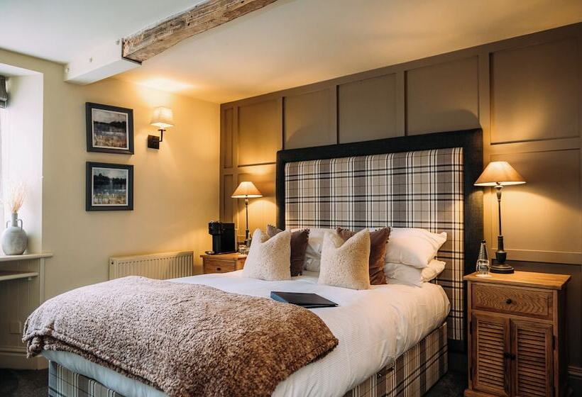 여관 Assherton Arms