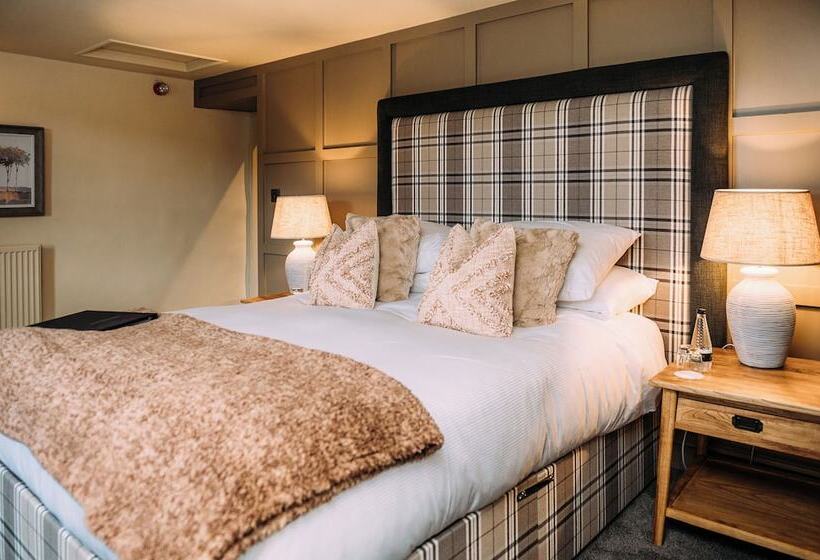 여관 Assherton Arms