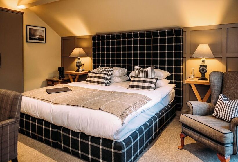 여관 Assherton Arms