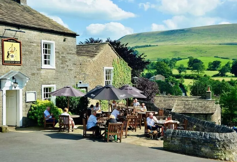 簡易ホテル Assherton Arms