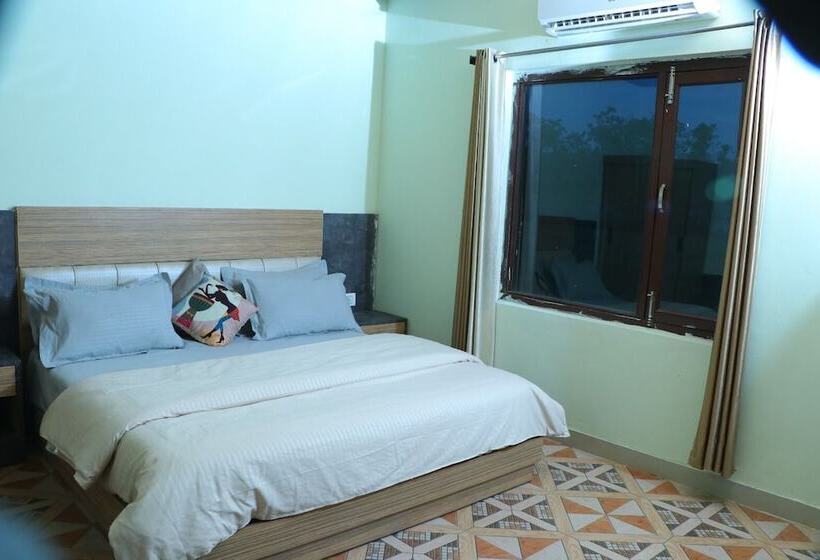 Отель Corbett Life Resort