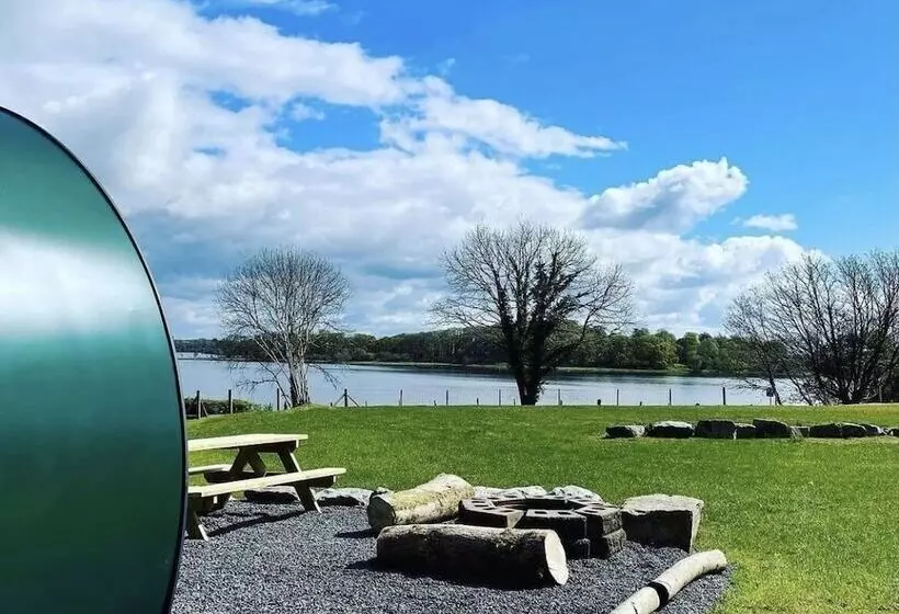 Hotelli Further.space At Carrickreagh Bay