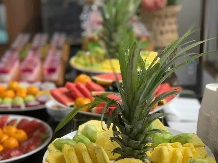 هتل Khach San Hung Vuong