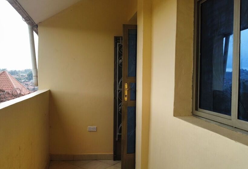 Отель New Palm Royal