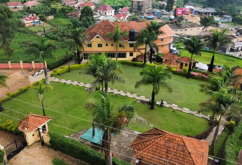 Отель New Palm Royal