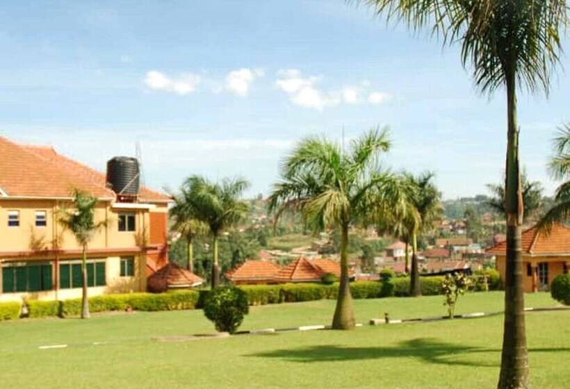 Отель New Palm Royal