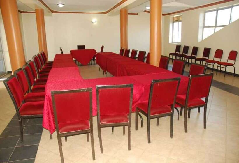 Отель New Palm Royal