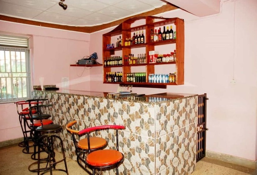 Отель New Palm Royal