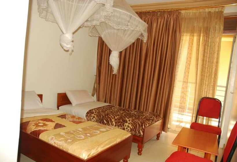 Отель New Palm Royal