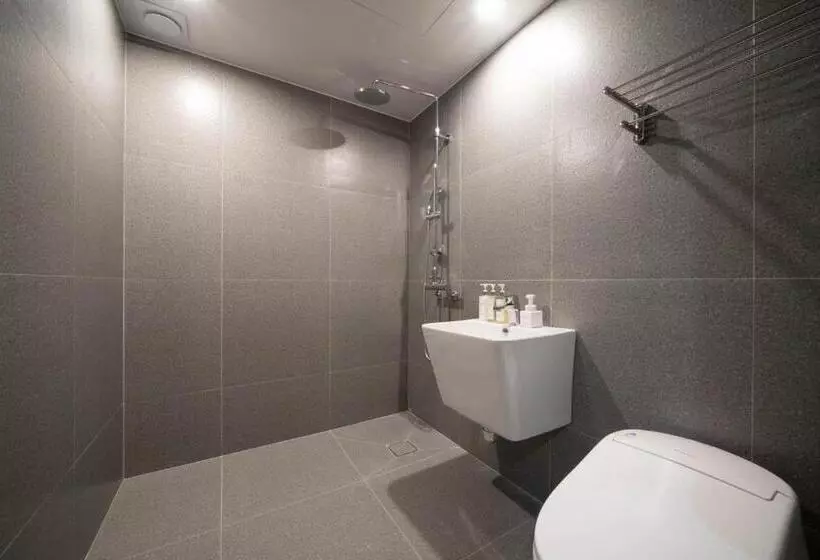 Hound Hotel Gimhae Samgye