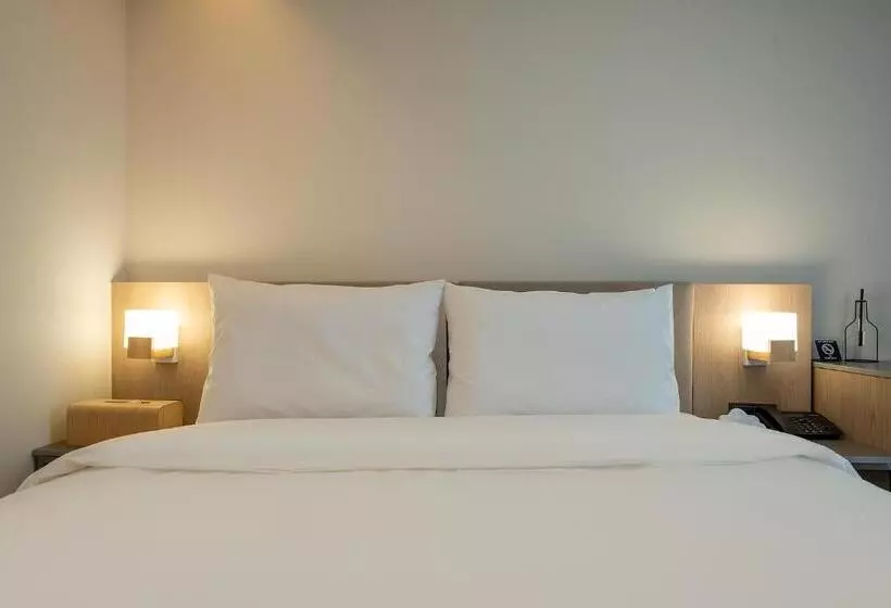 Hound Hotel Gimhae Samgye
